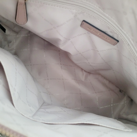 🚨LAST CHANCE🚨LIKE NEW 💖Michael Kors Large Dome Cindy Satchel Bag💖 - Picture 3 of 7